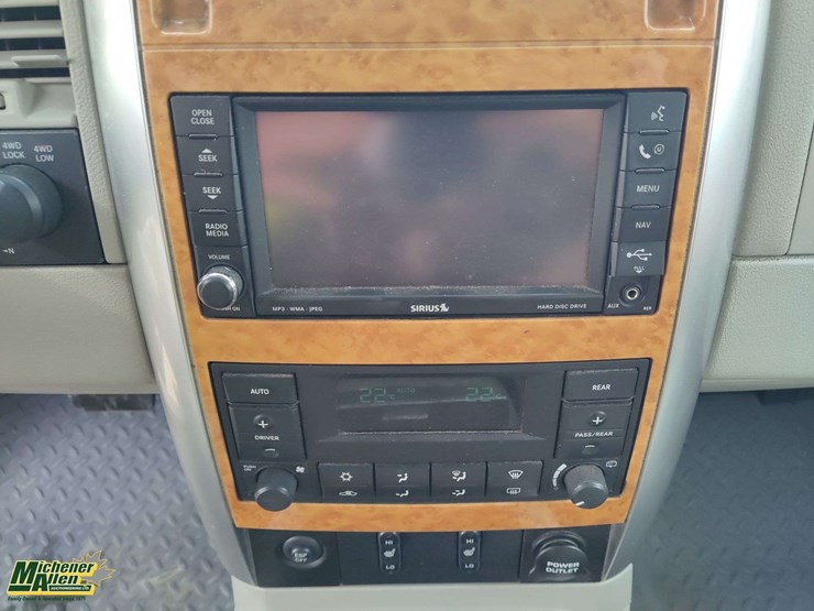 2008-chrysler-aspen-image-12