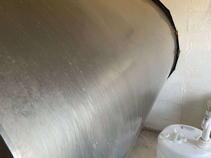 mueller-2000-gallon-milk-tank-image-25