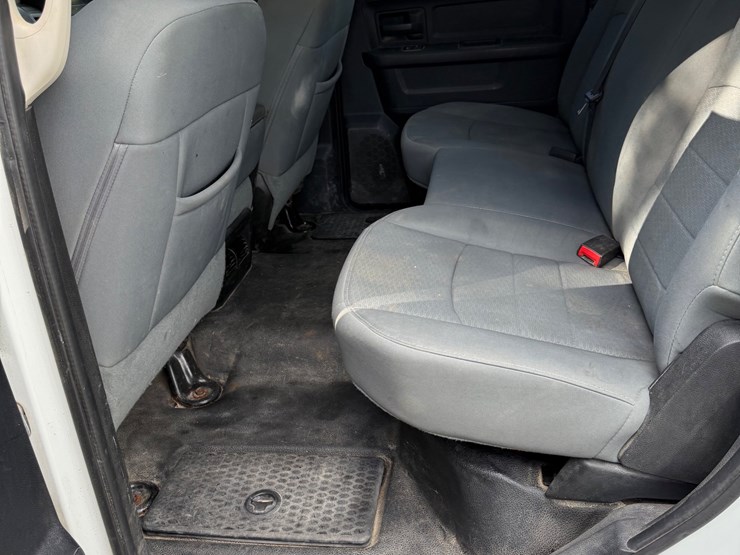 #97-•-2013-ram-2500-crew-cab-pickup-image-16