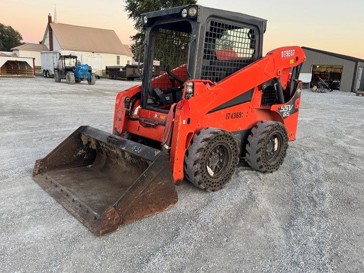 kubota-ssv65-image-1