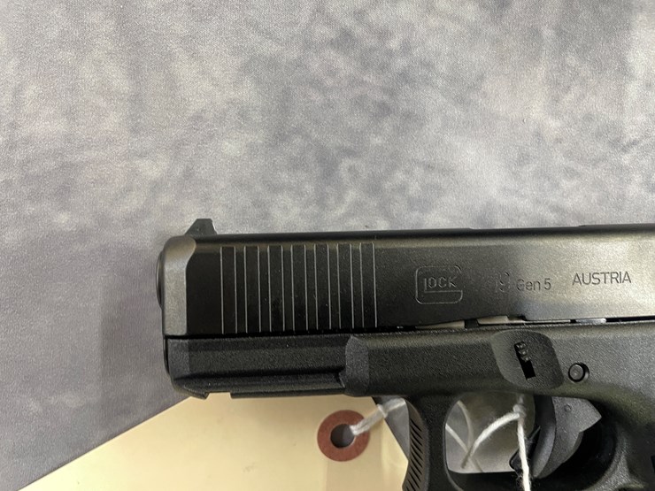 #4010-•-glock-19-gen-5,-sn:-cdyu735-image-7