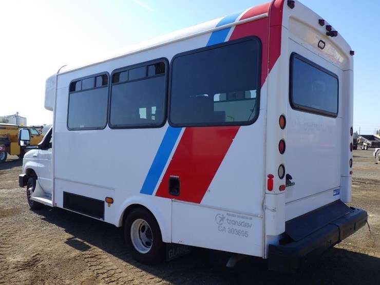 2017-ford-e450-image-5