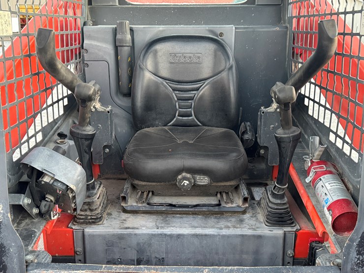 kubota-ssv65-image-30