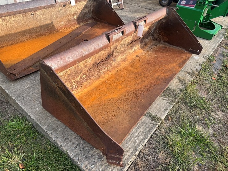 72-skid-steer-bucket"-image-2