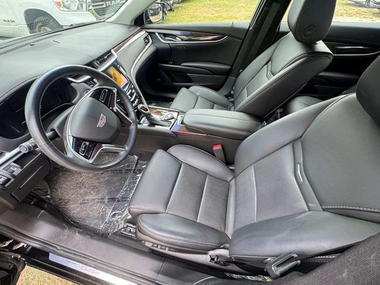 2016-cadillac-xt5-luxury-image-9