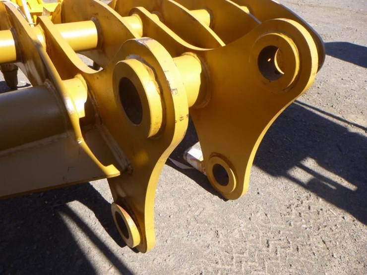 caterpillar-320-image-5