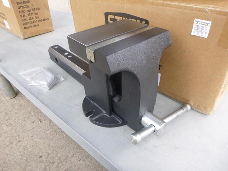 hitch-mount-bench-vise-w/mount-bracket-image-2