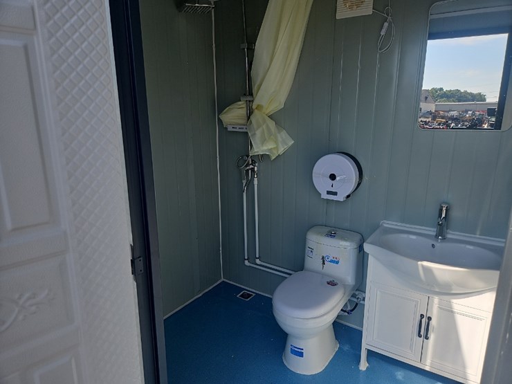 portable-restroom-image-5