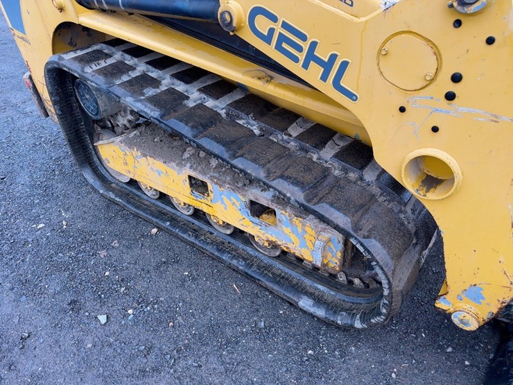 2014-gehl-rt210-image-10