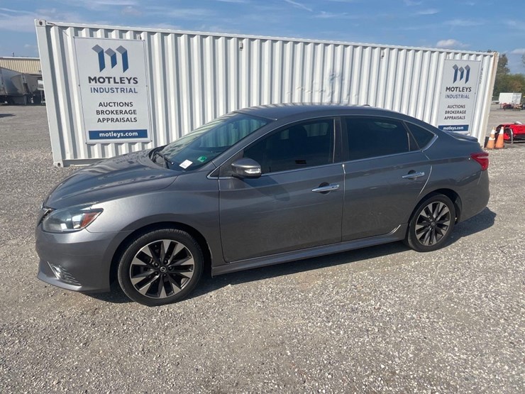 2017-nissan-sentra-sr-sedan-image-1