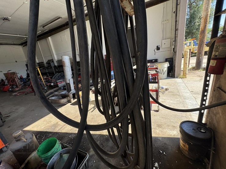 lot-of-air-hoses-lot-of-air-hoses-image-2