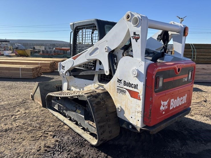 2022-bobcat-t740-image-4