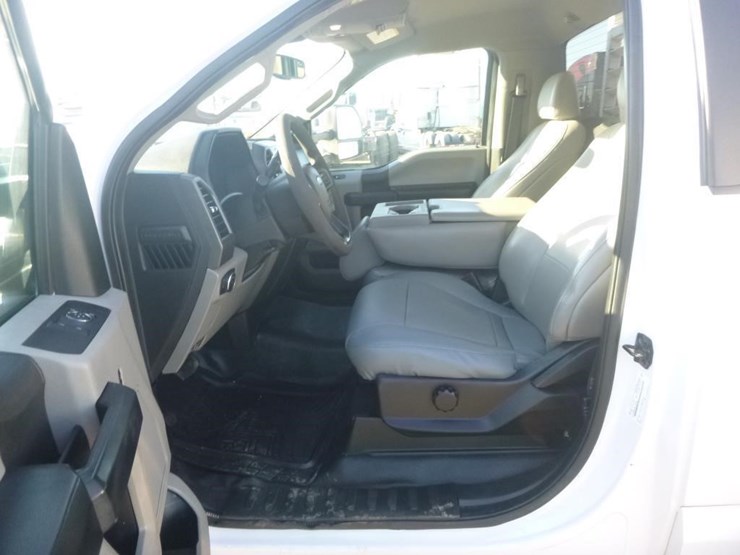 2020-ford-f350-image-19