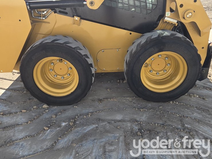 2016-caterpillar-232d-image-14