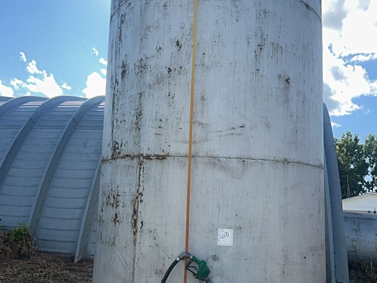 8,000-gallon-fuel-tank-with-tuthill/fill-rite-model-700-pump,-long-hose,-diesel-knozzle-image-2