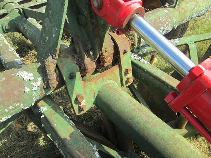 john-deere-10-image-11