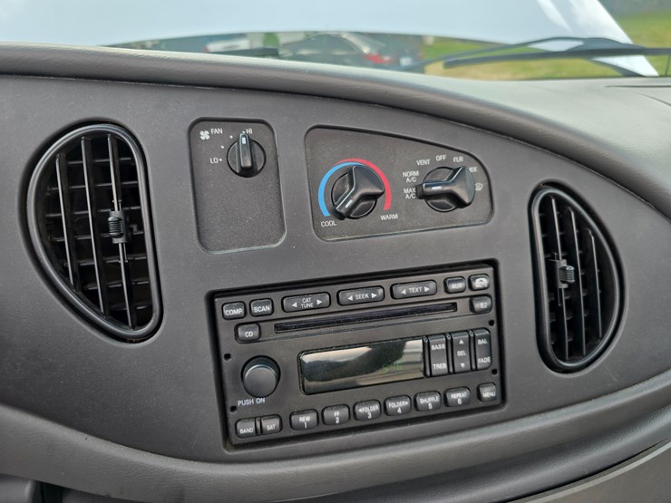 2008-ford-e450-image-49