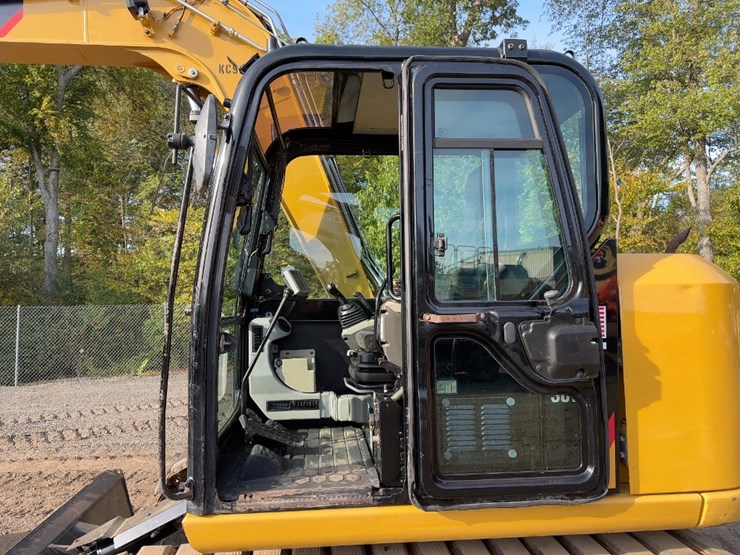 2017-caterpillar-307e2-image-30