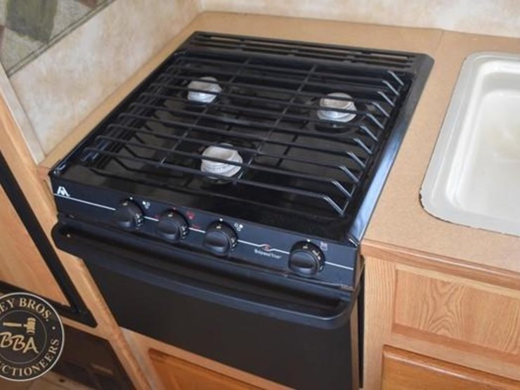 2004-keystone-rv-co-hornet-sport-27bs-38101-image-24