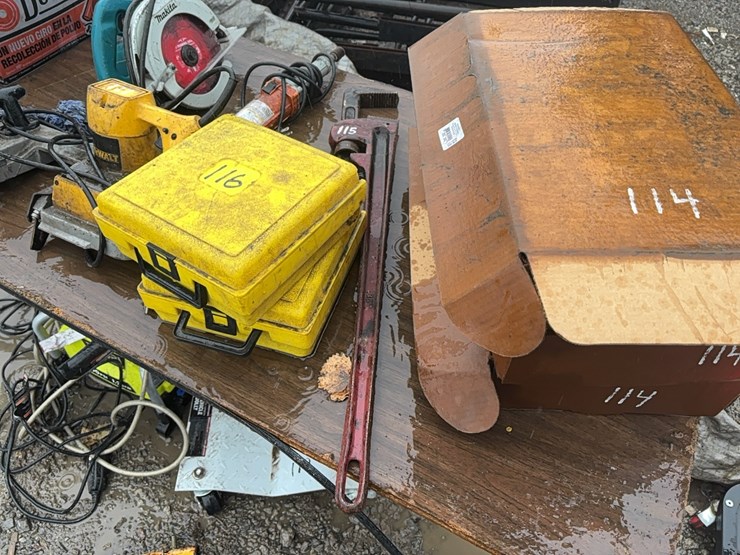 pittsburgh-36in.-pipe-wrench-support-equipment-image-1