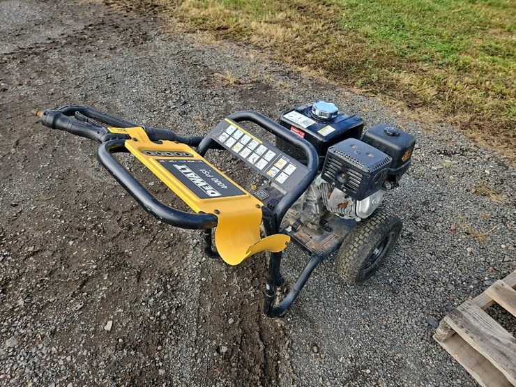 dewalt-pressure-washer-image-3
