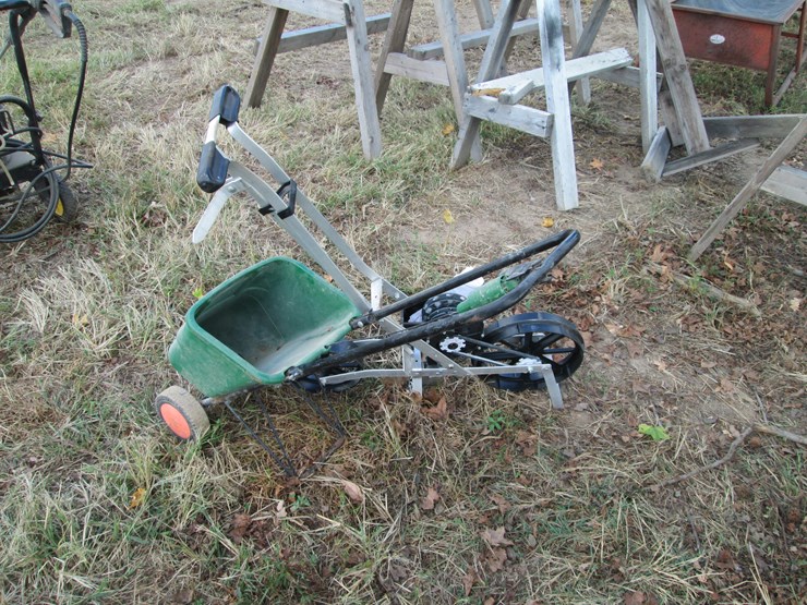 #29283-•-scotts-spreader-&-earthway-planter-image-4