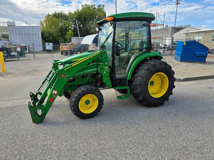 john-deere-4044r-image-5