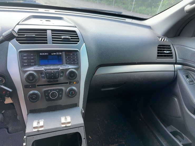 2014-ford-explorer-image-19