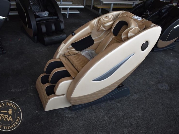 future-massage-chair-with-remote-control-and-adjustable-footrest-image-2