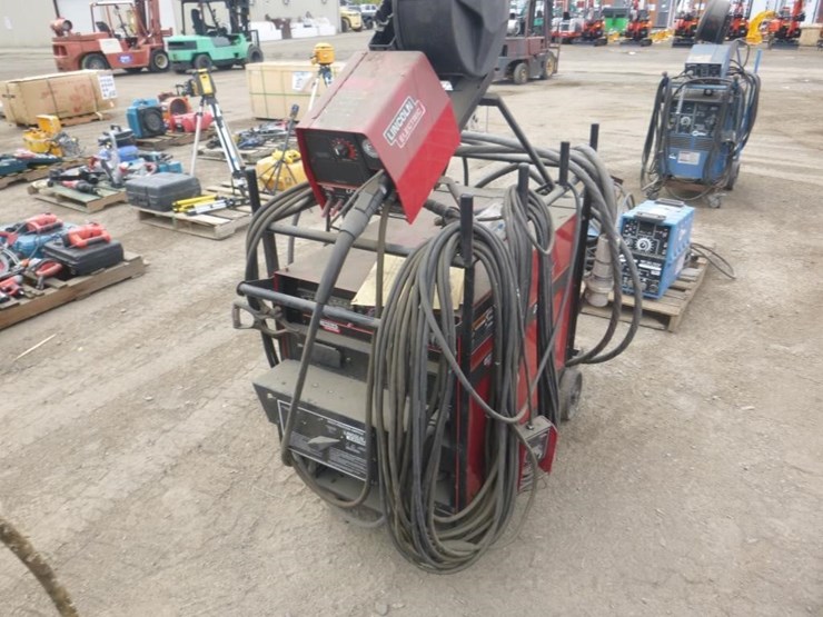 lincoln-dc-600-welder-power-source-image-1
