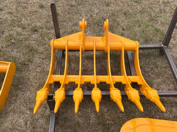 caterpillar-305-image-1