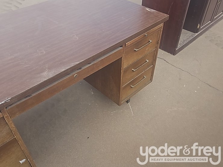 office-desk-image-6