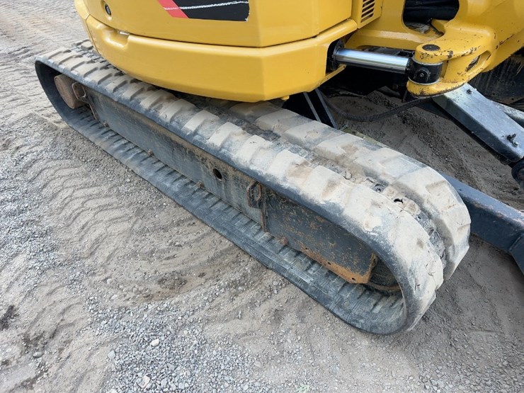 2018-caterpillar-305-image-19