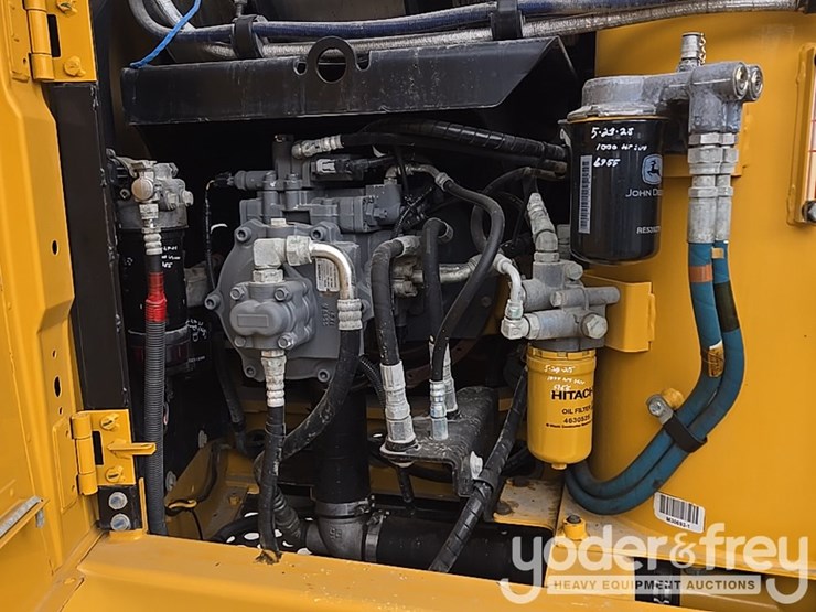 2022-deere-130g-image-44