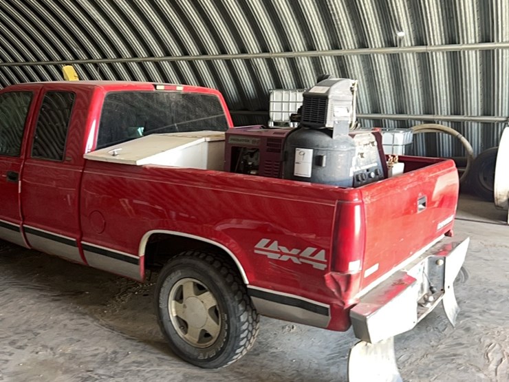 1998-chevrolet-half-ton-four-wheel-drive-pick-up,￼-showing-254,000-miles,-used-for-farm-service-pick-up,-works-great-image-27