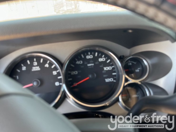 2013-chevrolet-silverado-1500-image-26