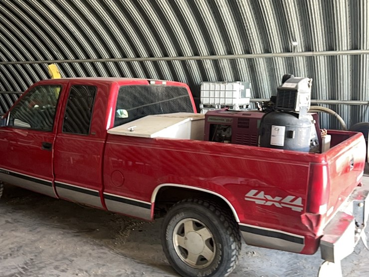 1998-chevrolet-half-ton-four-wheel-drive-pick-up,￼-showing-254,000-miles,-used-for-farm-service-pick-up,-works-great-image-30