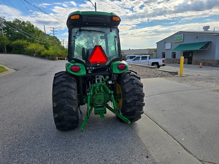 john-deere-4044r-image-15