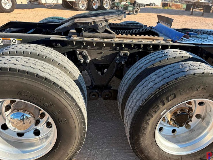 2024-kenworth-t880-image-8