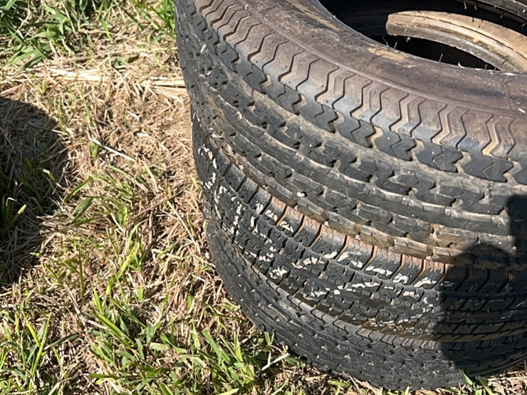 (3)--good-st-205/75/r14-tires-image-7