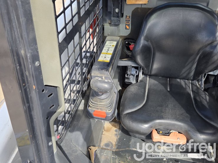 2022-bobcat-t76-image-46