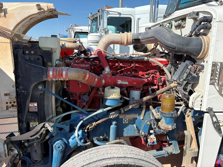 2012-peterbilt-367-image-16