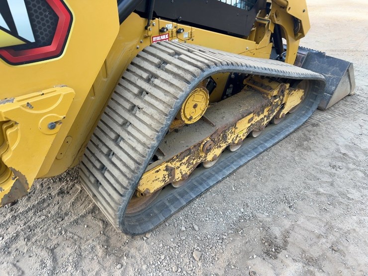 2023-caterpillar-299d3-image-13