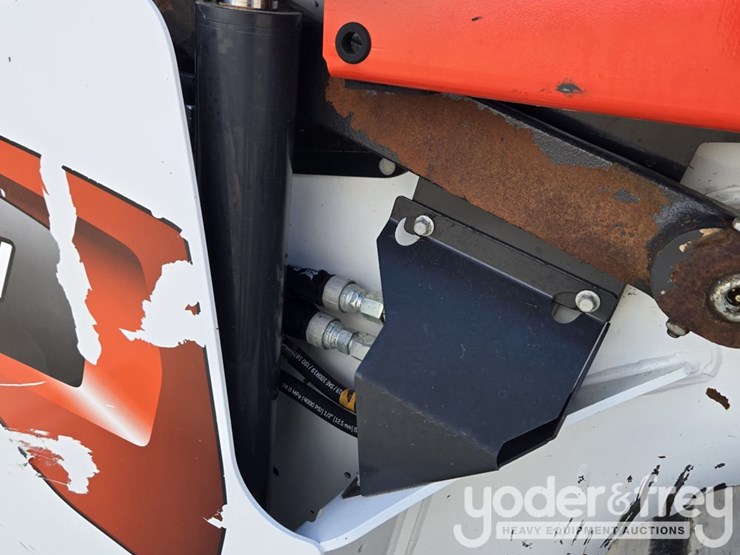 2022-bobcat-t64-image-33