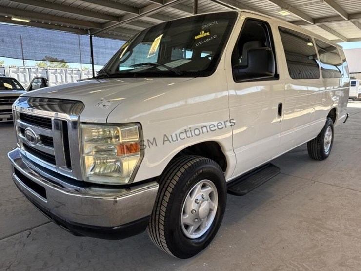 2009-ford-e350-image-4