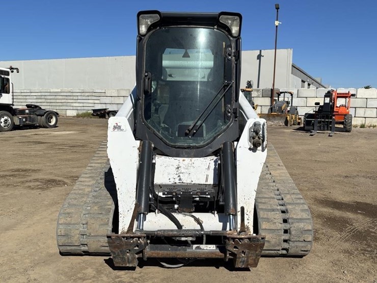 2022-bobcat-t870-image-6