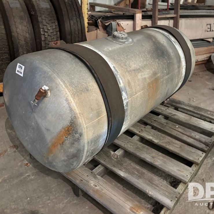 Truck Fuel Tank (DR12299)