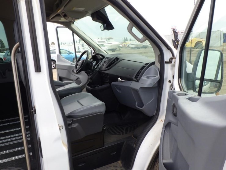 2016-ford-transit-image-6