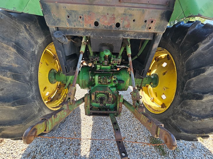 john-deere-3040-image-56