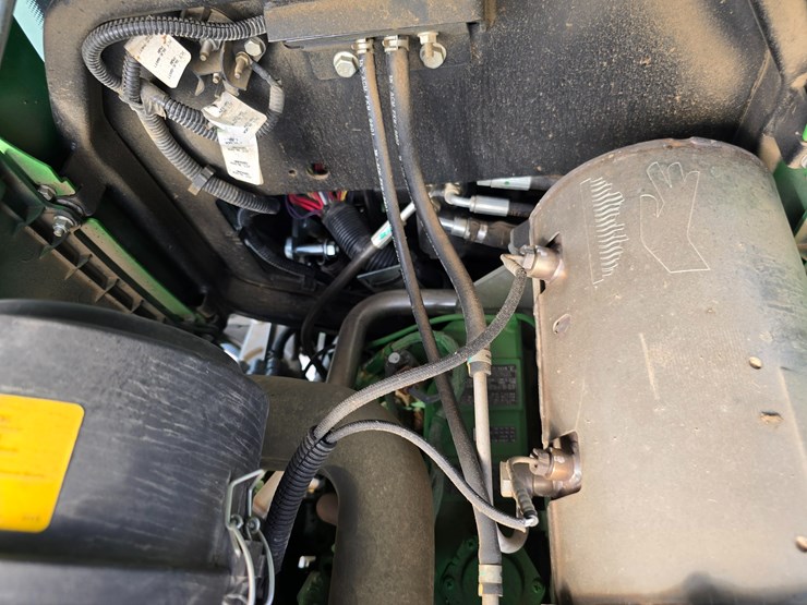 john-deere-4044r-image-60